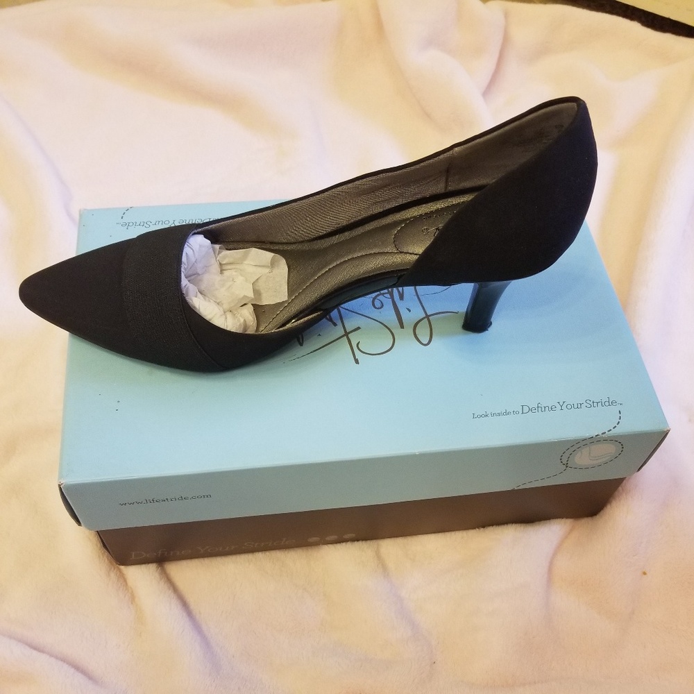 Life stride black 2 inch heels